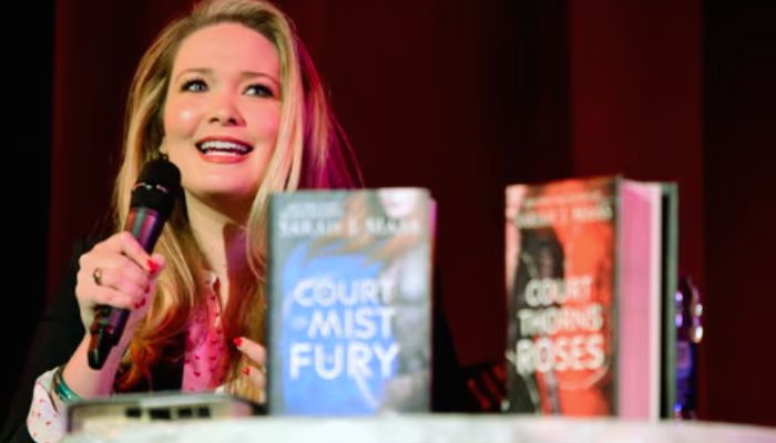 Sarah J Maas Net Worth